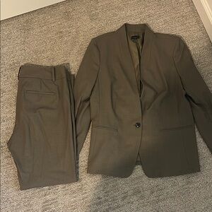 Ann Taylor Green Tailored Suit with Notched Lapels